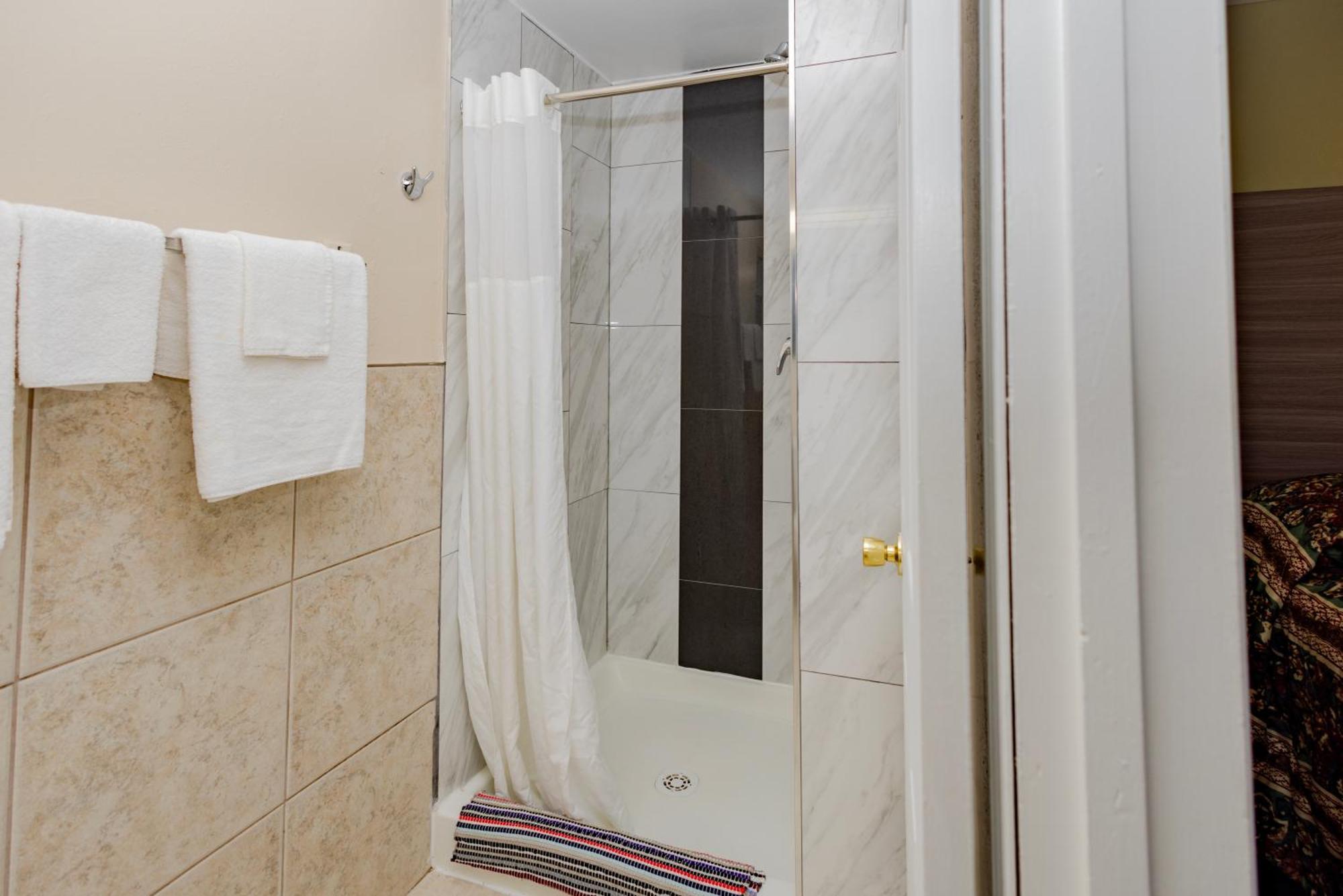 Budget Inn Columbus Lockbourne Esterno foto